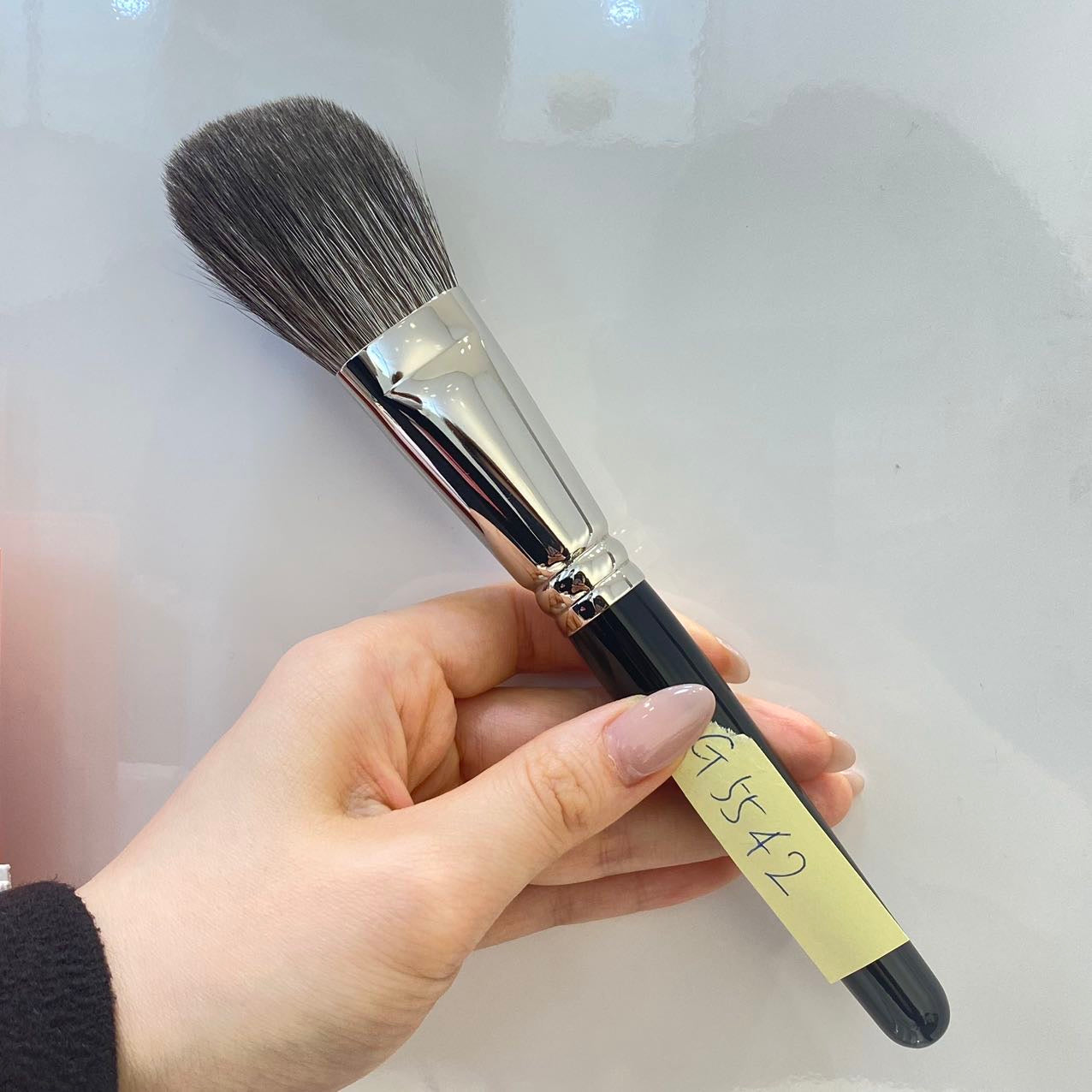 HAKUHODO G5542 powder brush angle gray squirrel mix goat