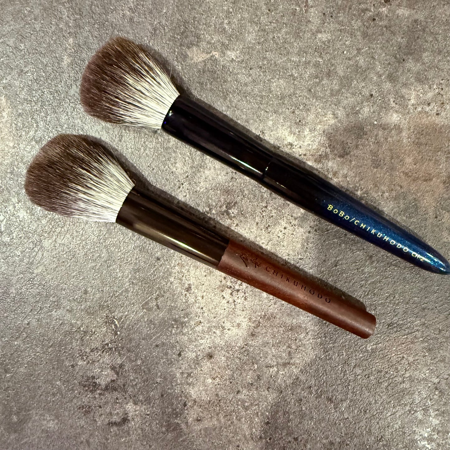 BoBo/CHIKUHODO Pom Pom brush CH-2 black fox mix silver fox Nebulae series