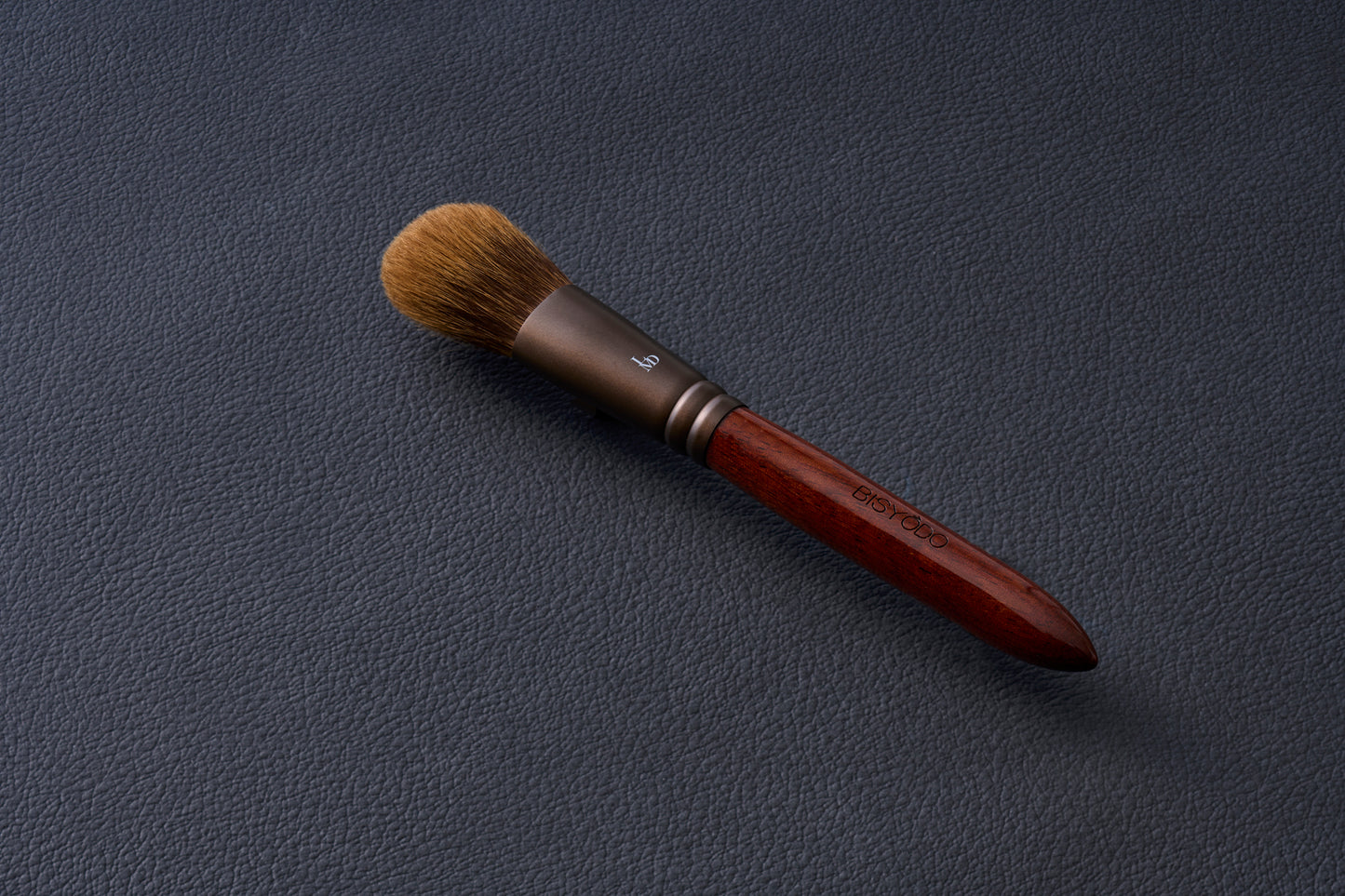 BISYODO Cheek brush L-C01 limited edition Pine squirrel serise