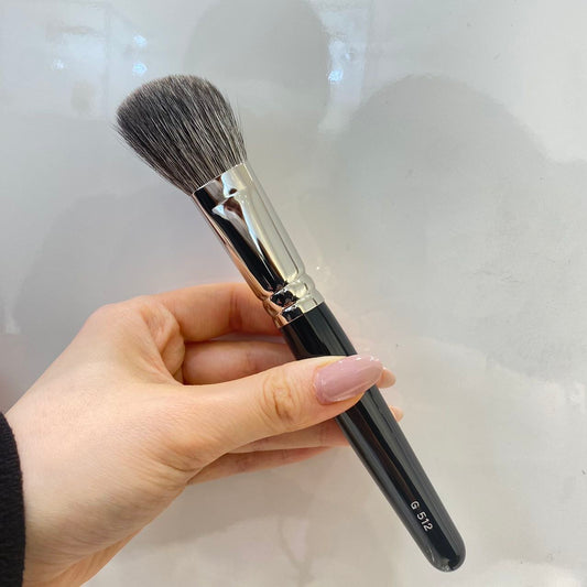 HAKUHODO G512 highlight contour brush angle gray squirrel mix goat