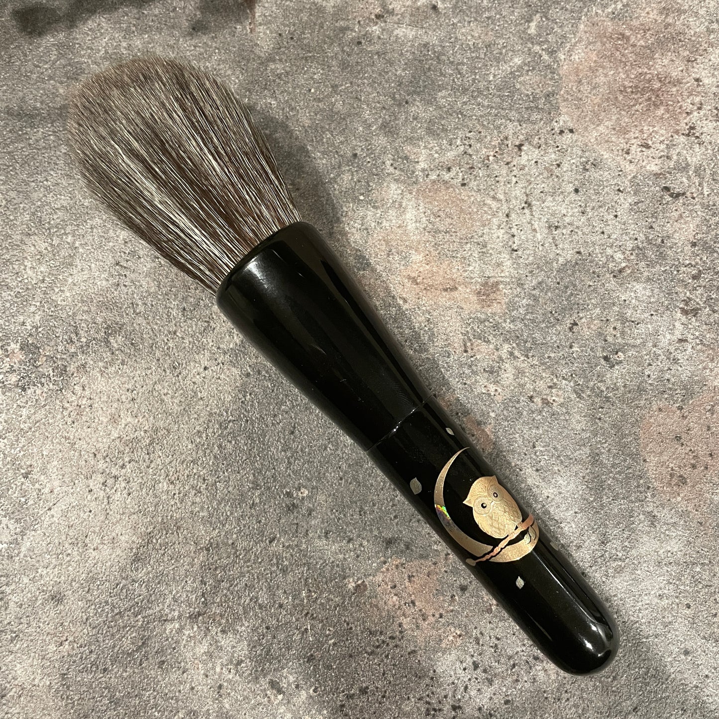 Chikuhodoxbobo face powder brush,jumbo round,gray squirrel mix saikoho,Makie handle owl
