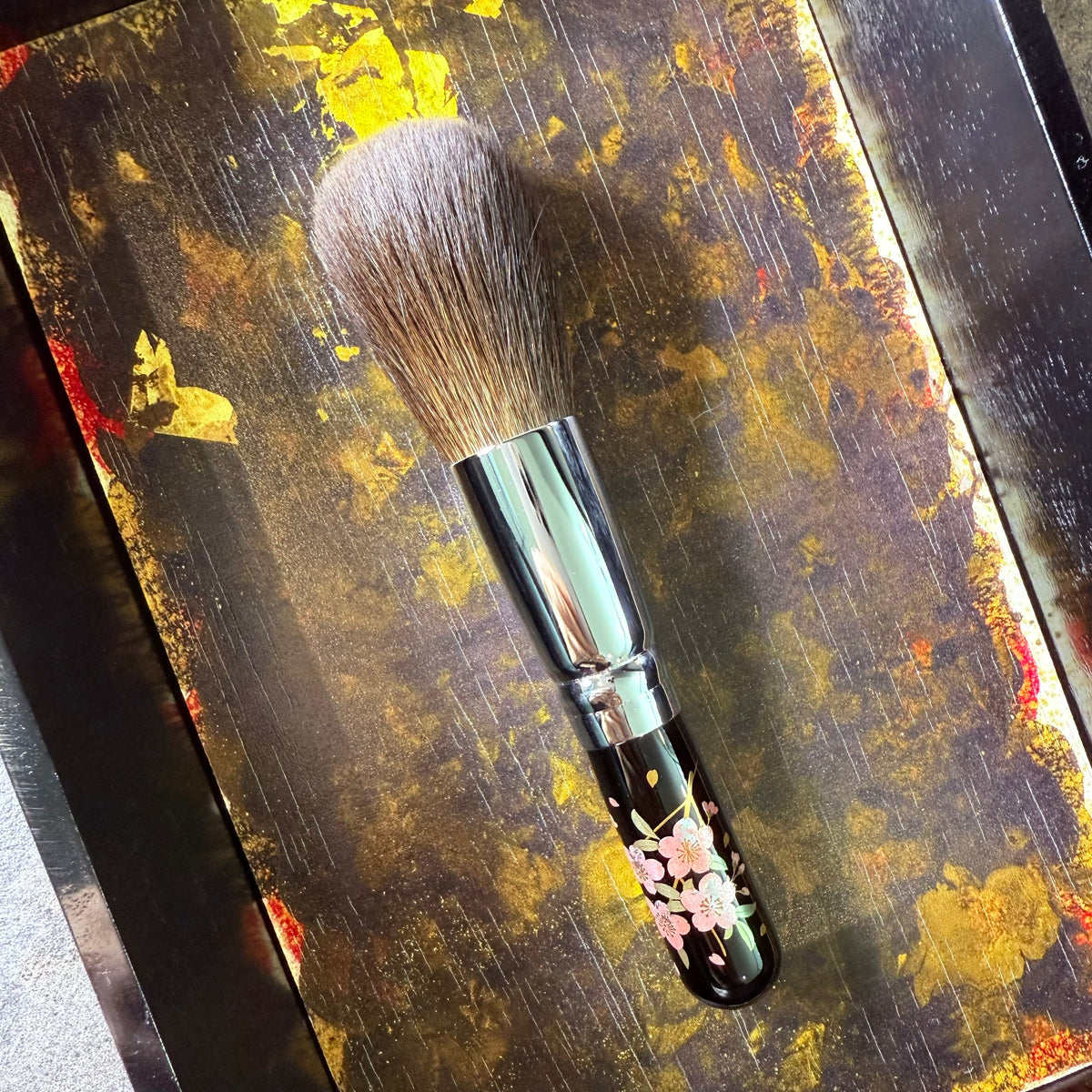 EIHODO RE20-1 power cheek brush round gray squirrel makie design