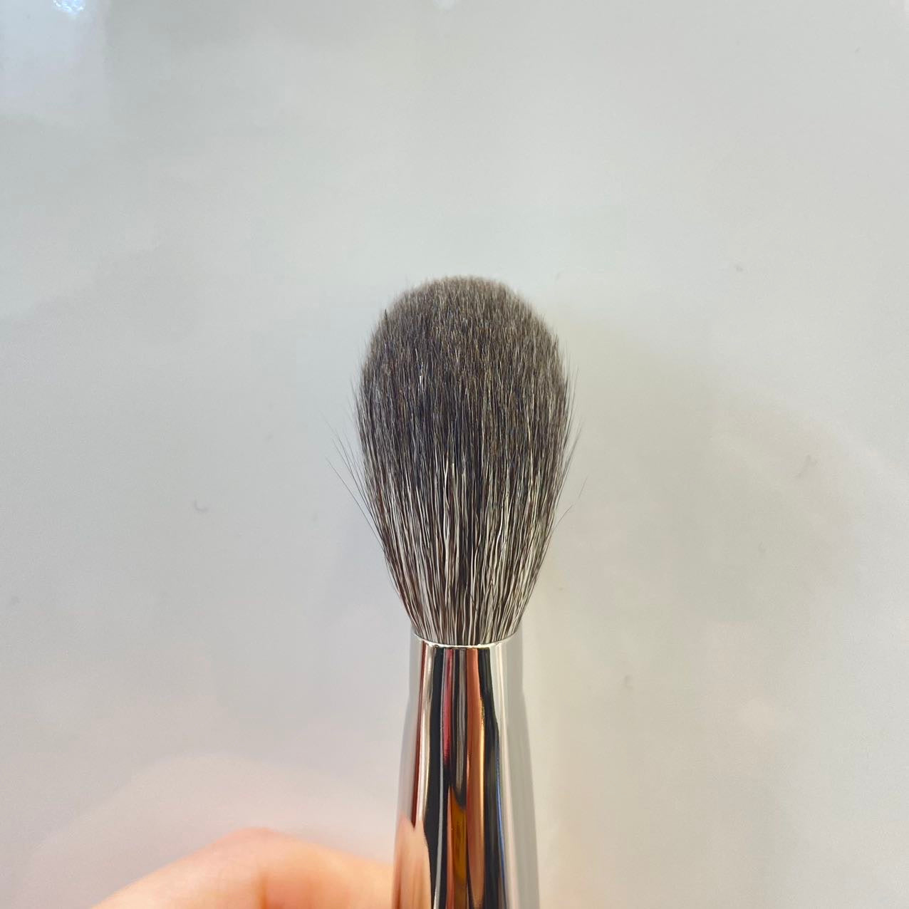 HAKUHODO G512 highlight contour brush angle gray squirrel mix goat