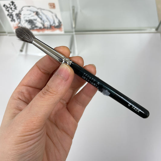 HAKUHODO G142A eyeshadow brush round blending brush gray squirrel mix goat
