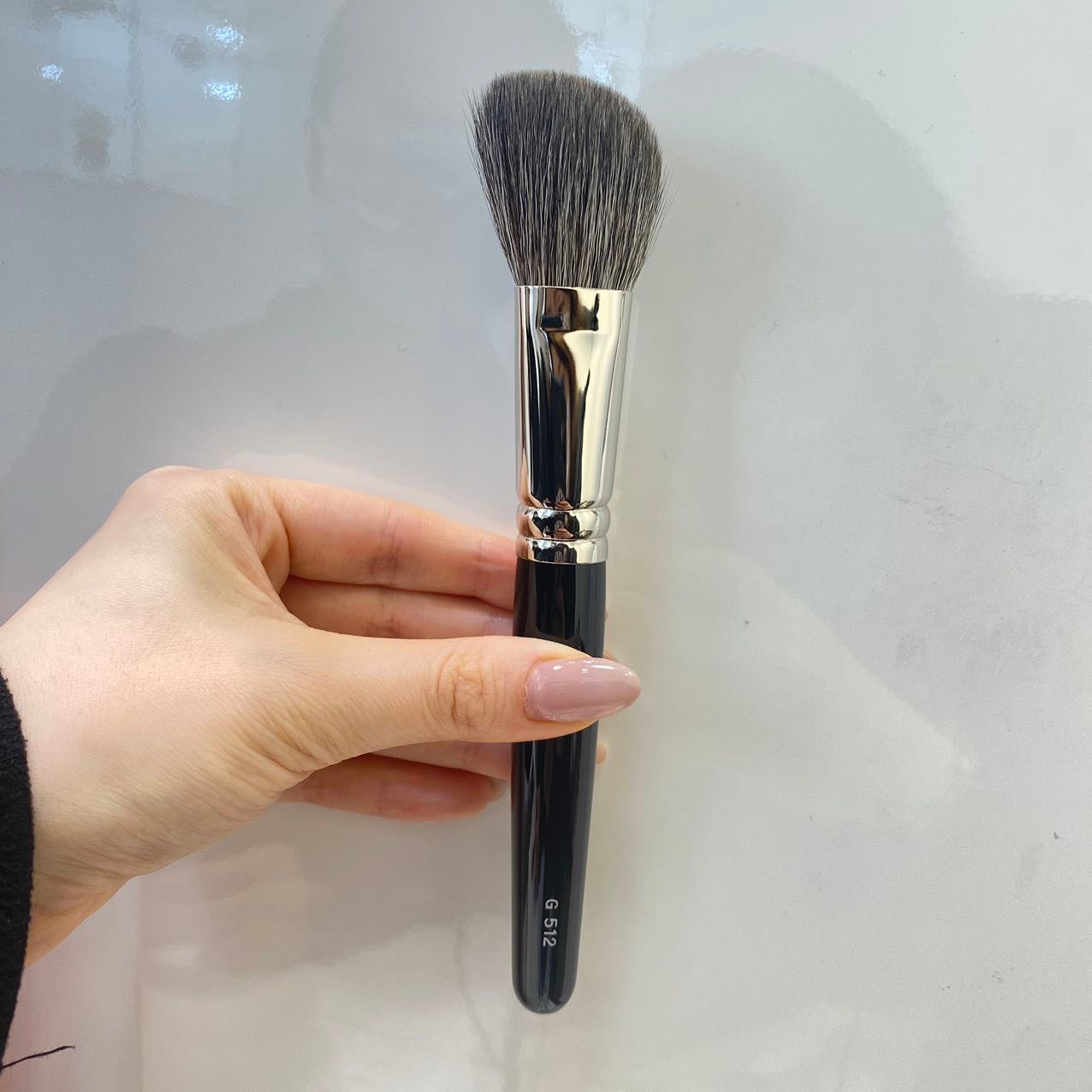 HAKUHODO G512 highlight contour brush angle gray squirrel mix goat