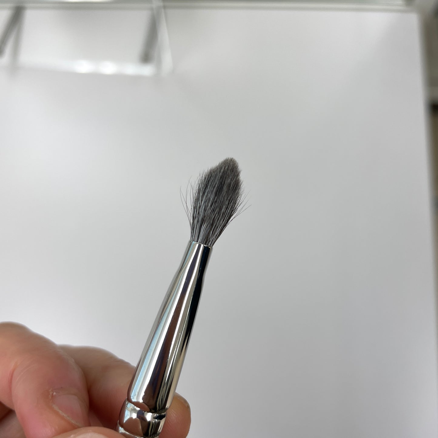 HAKUHODO G5523A eyeshadow brush round flat gray squirrel mix goat