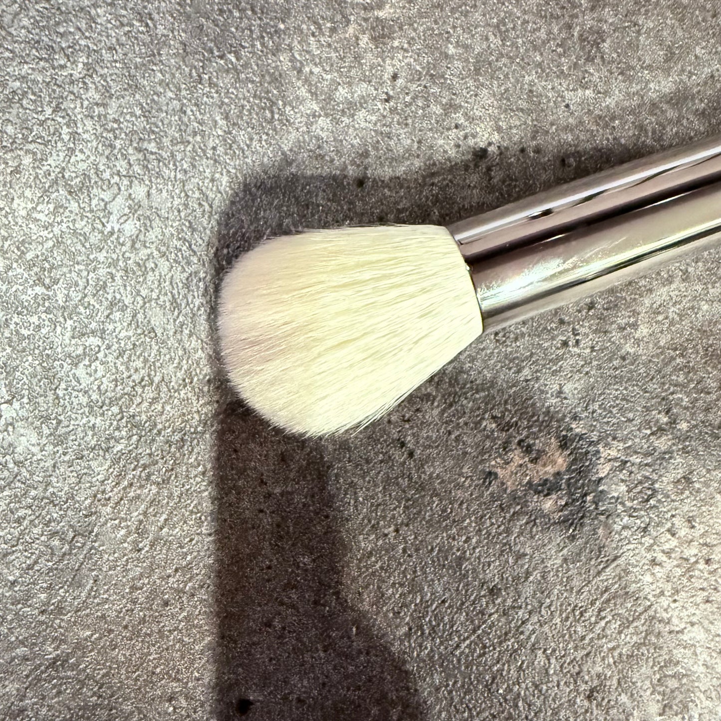 Number Eight outlet brush mini cheek brush goat