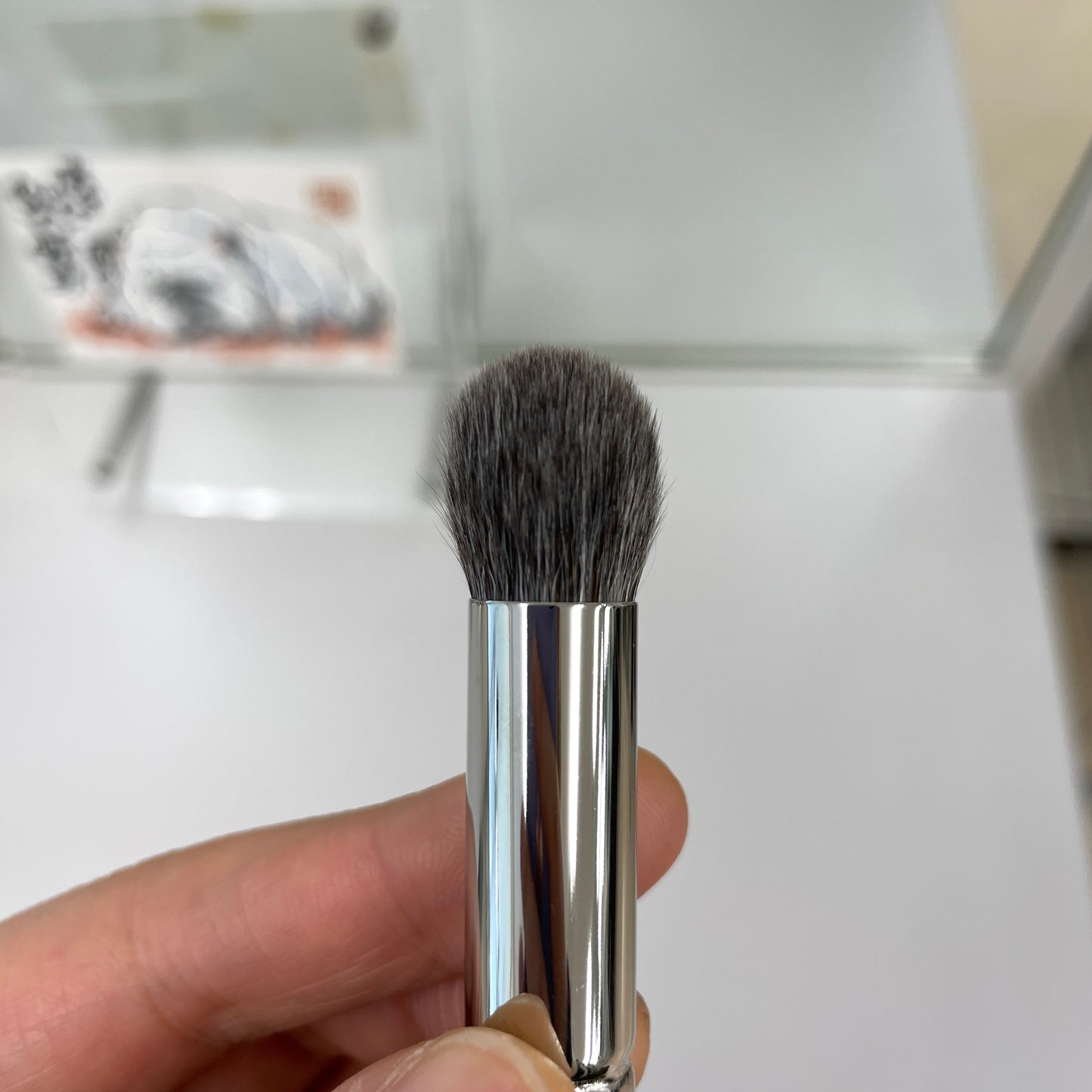 HAKUHODO G214A eyeshadow brush round gray squirrel mix goat