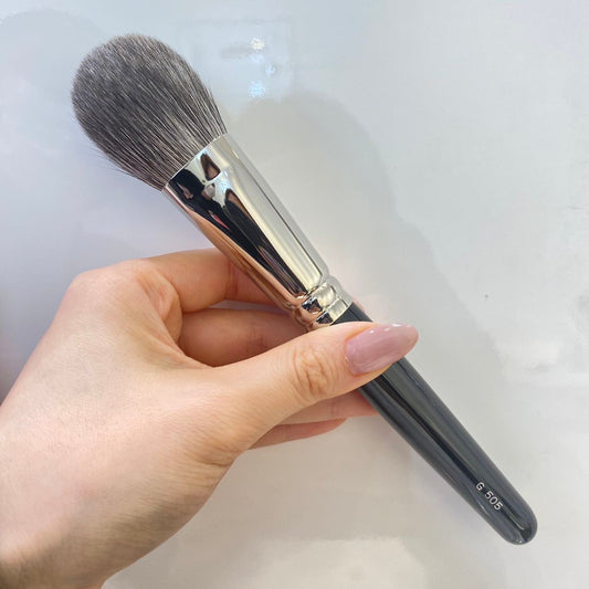 HAKUHODO G505 cheek brush flat round gray squirrel mix goat