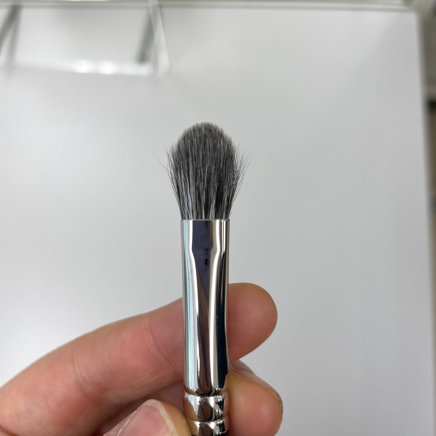 HAKUHODO G5523A eyeshadow brush round flat gray squirrel mix goat