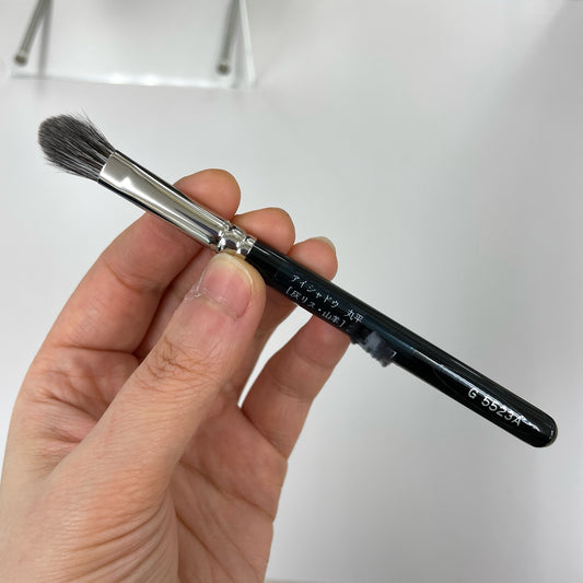 HAKUHODO G5523A eyeshadow brush round flat gray squirrel mix goat