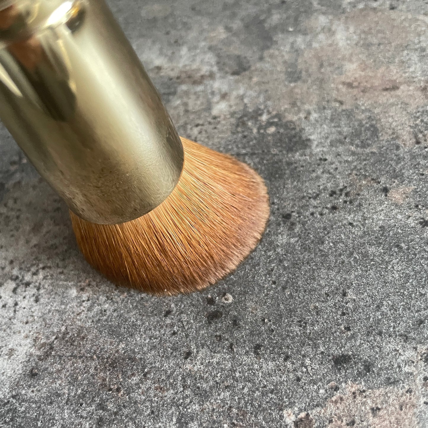 BISYODO bobo collaboration face brush angle kolinsky