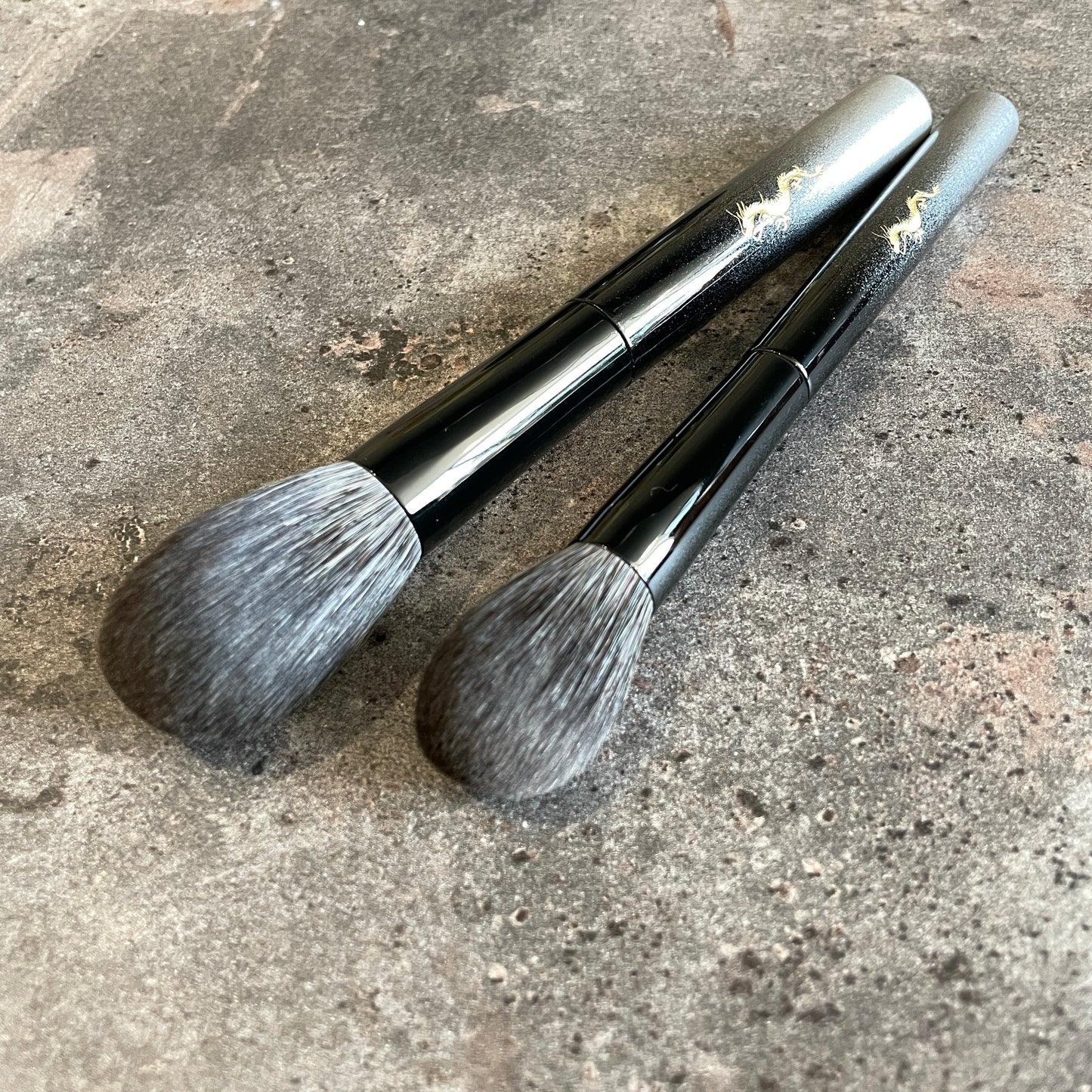 KOYUDO cheek brush,blue fox,round,limited edition by Yoshiki