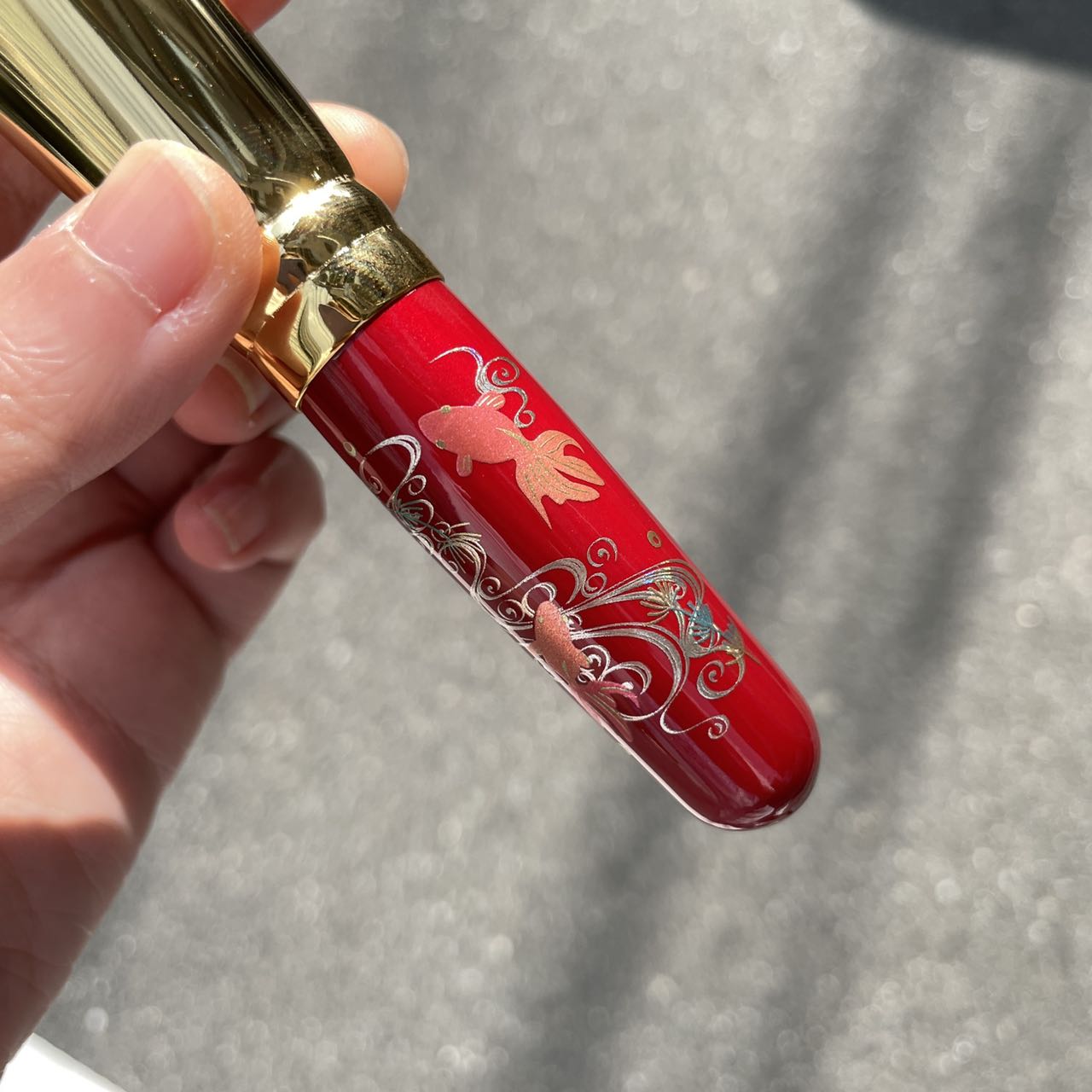 EIHODO WPPC-1 PUFF BRUSH Goldfish MAKIE design