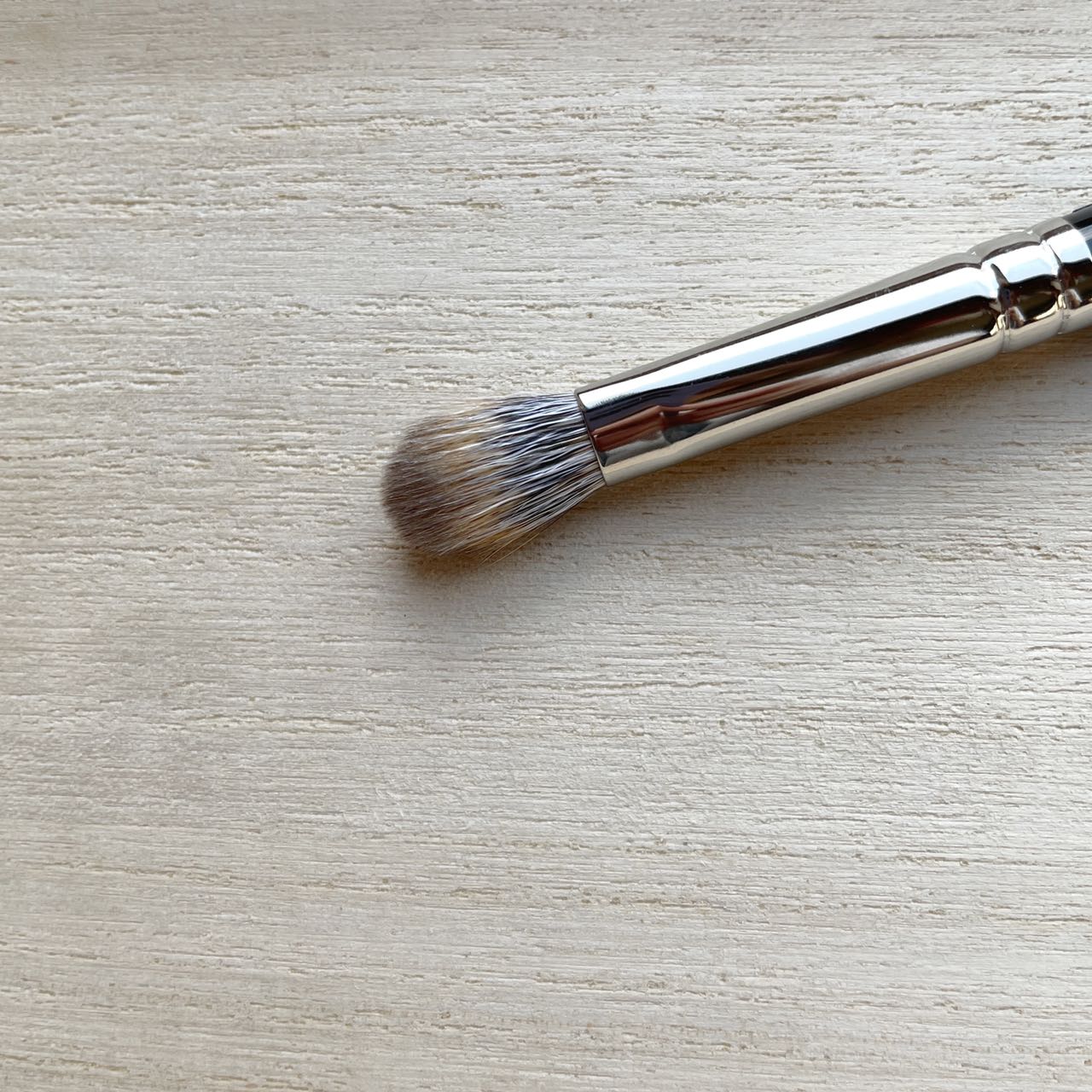 Number Eight EYE 16 eyeshadow bruhs M size,Blend,Flat-round,Squirrel mix Saikoho