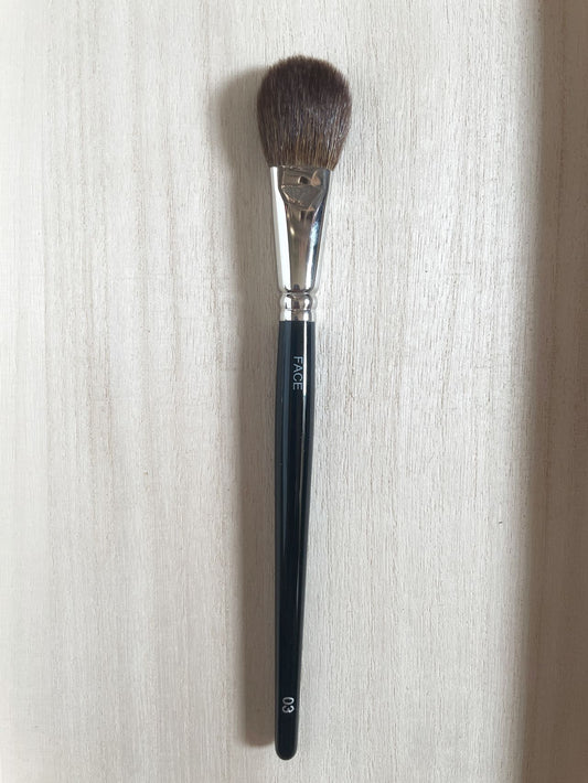 Number Eight face 03 cheek brush Flat round Dyed Saikoho