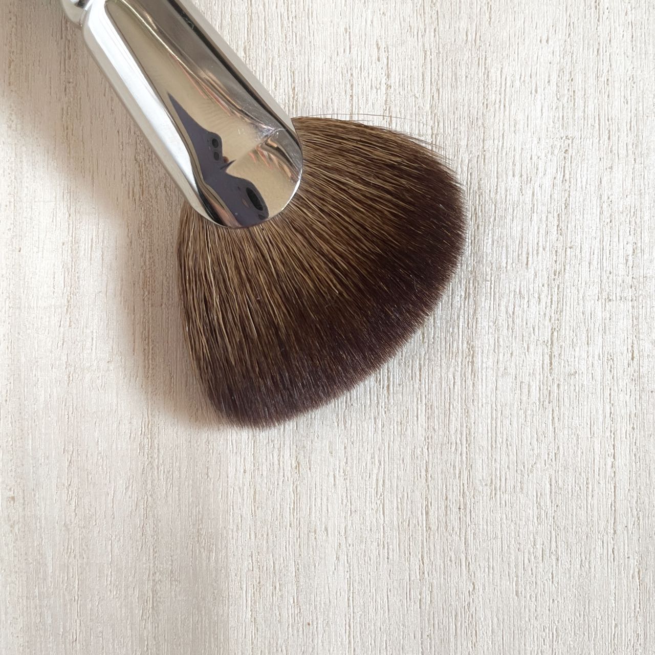 Number Eight face 08 powder/cheek/highlight Fan brush Dyed Saikoho