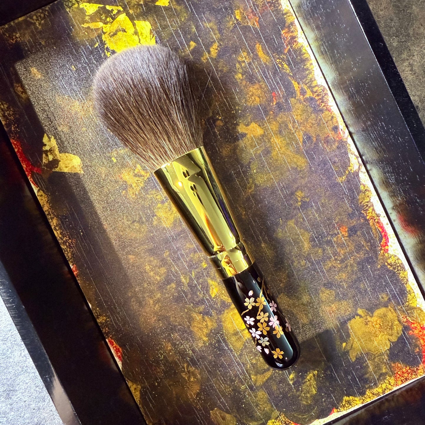 EIHODO GP-1 powder cheek brush flat round gray squirrel makie design