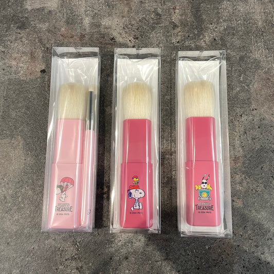 HAKUHODO face brush Snoopy limited edition