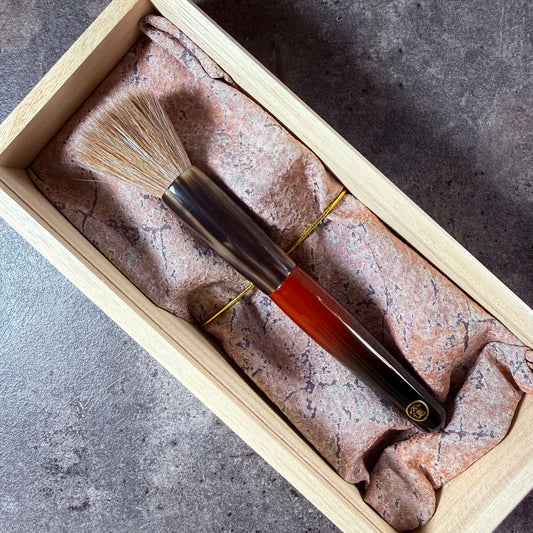 Bunshindo Artisan Handmade Makeup Brush with Red-Black Lacquer Handle, Vintage Kolinsky Mix Saikoho Hair