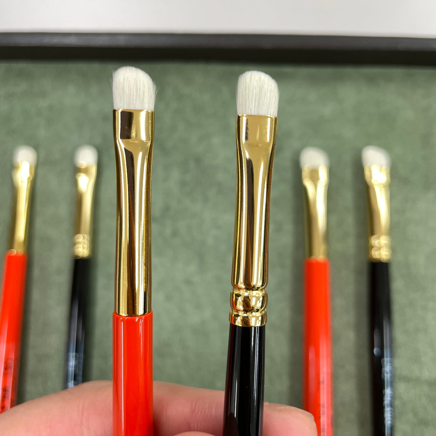 HAKUHODO S150 S151 eyeshadow brush white horse