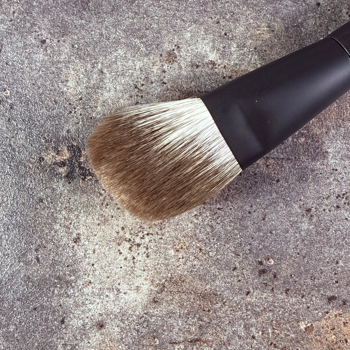 KOYUDO outlet makeup brush Powder Brush Angle Silver Fox
