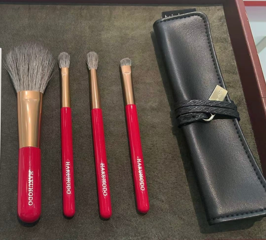 HAKUHODO 2025 holiday set gray squirrel mix goat