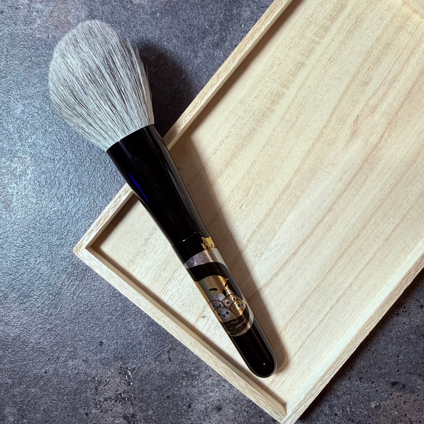 (Pre-Order)CHIKUHODOxBoBo make up brush Mango brush powder bronzer silver fox mix saikoho makie handle Owl Family Portrait
