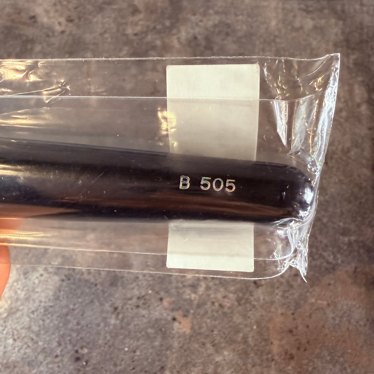 HAKUHODO G505 cheek brush flat round gray squirrel mix goat