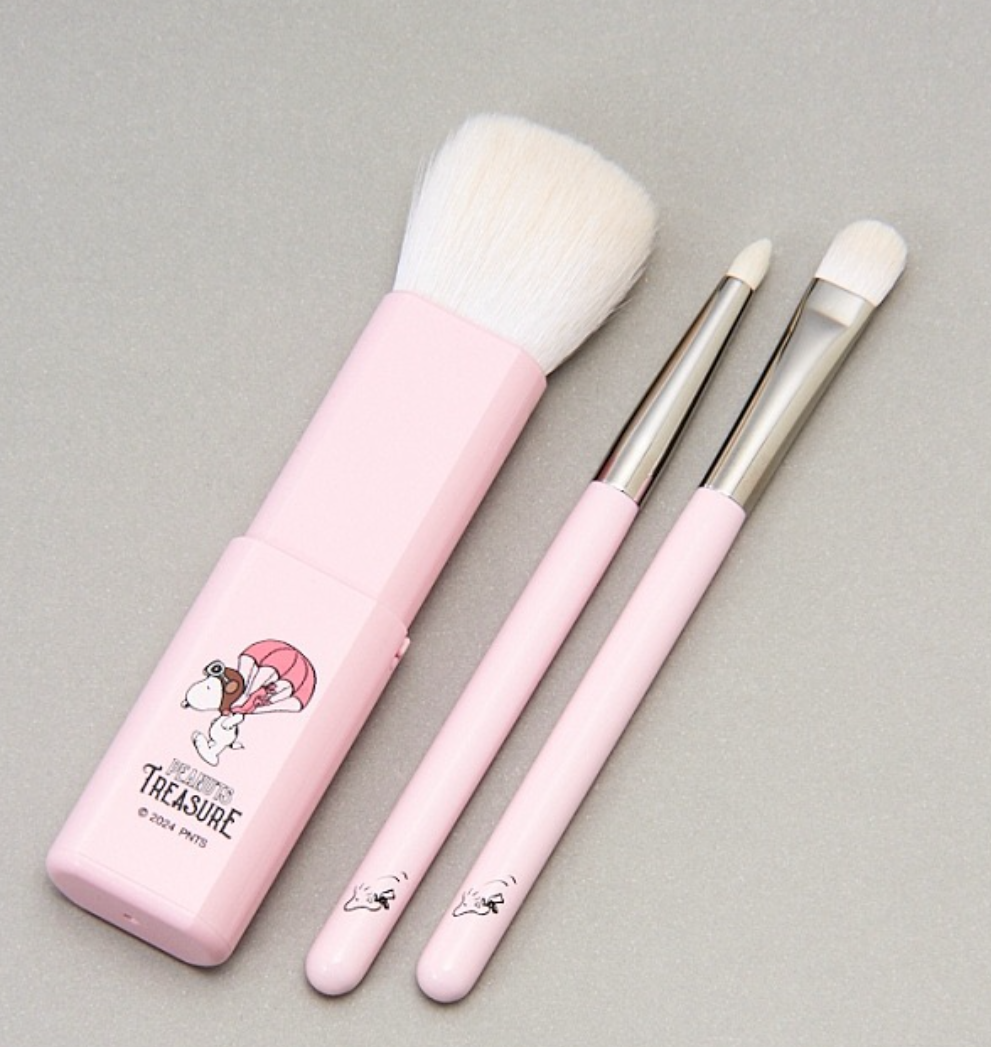 HAKUHODO face brush Snoopy limited edition