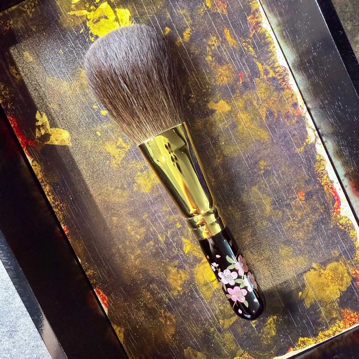 EIHODO GP-1 powder cheek brush flat round gray squirrel makie design