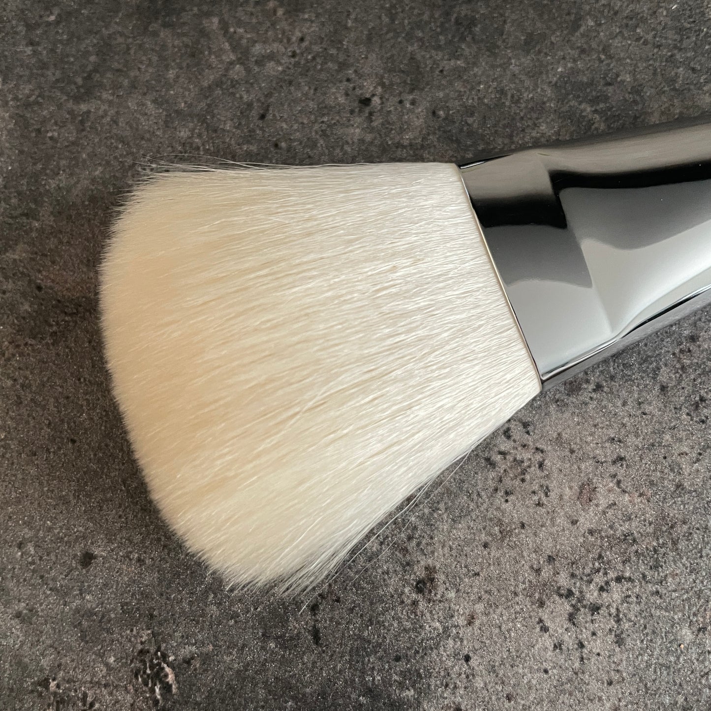 Tanseido make up brush EQ33 powder brush flat round vintage saikoho goat hair