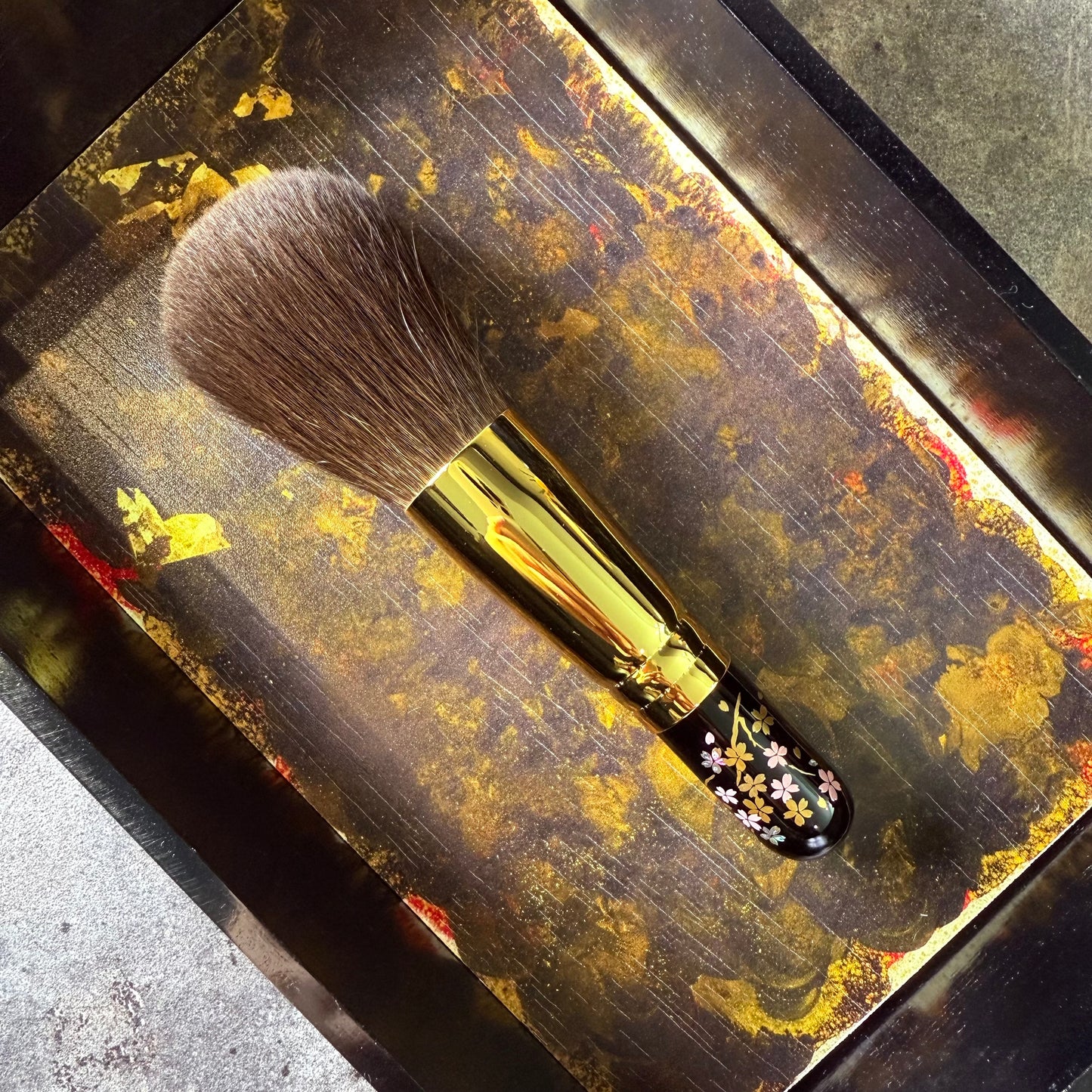 EIHODO WPP-1 powder/setting brush round gray squirrel makie design