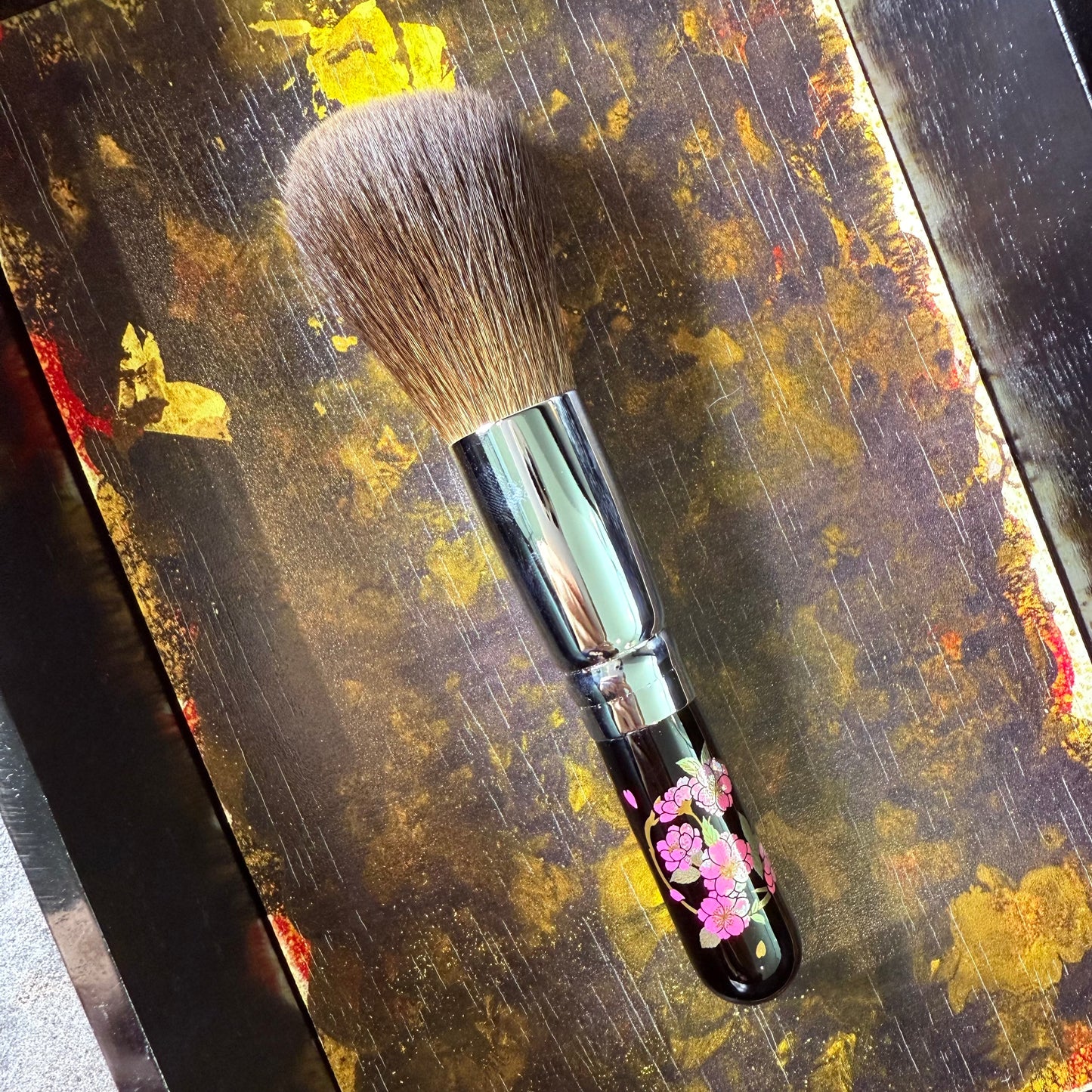 EIHODO RE20-1 power cheek brush round gray squirrel makie design