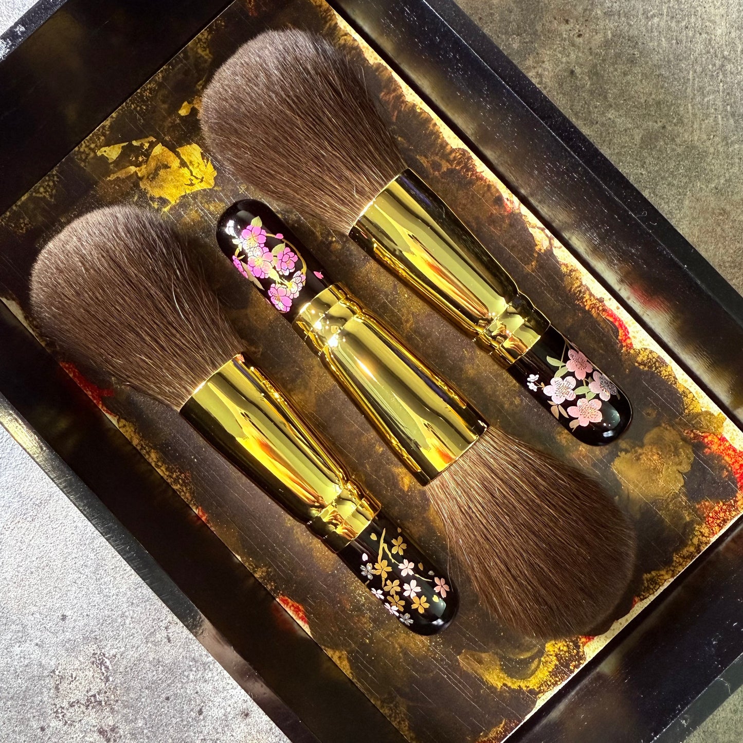 EIHODO WPP-1 powder/setting brush round gray squirrel makie design