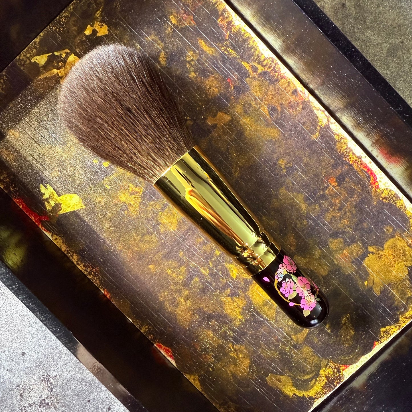 EIHODO WPP-1 powder/setting brush round gray squirrel makie design