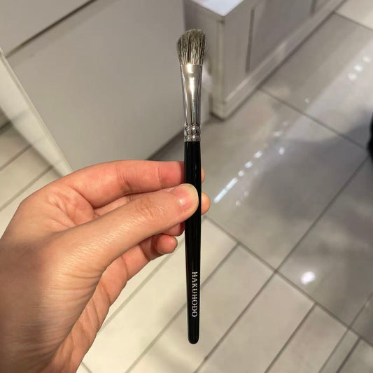 HAKUHODO G232A Eyeshadow Brush Angle Gray squirrel mix Goat hair