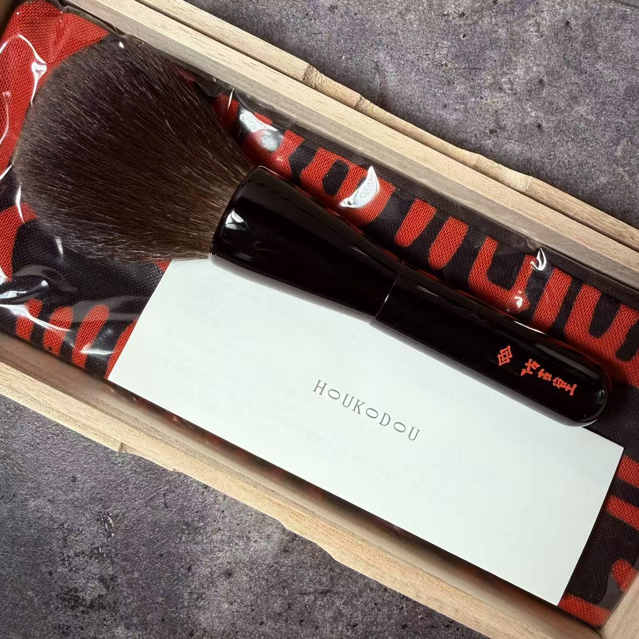 HOUKODO Face Powder Brush Gray Squirrel 60mm